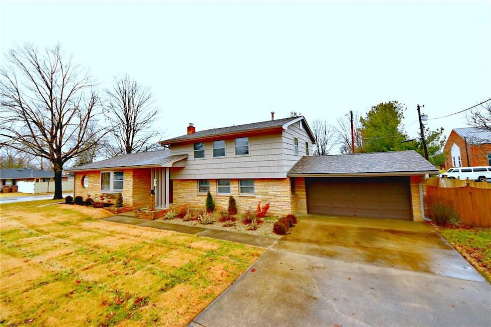 1702 Rocky Ford Rd, Columbus, IN 47203 - photo 1