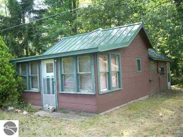 1421 N Huron Rd, Tawas City, MI 48763 - photo 1
