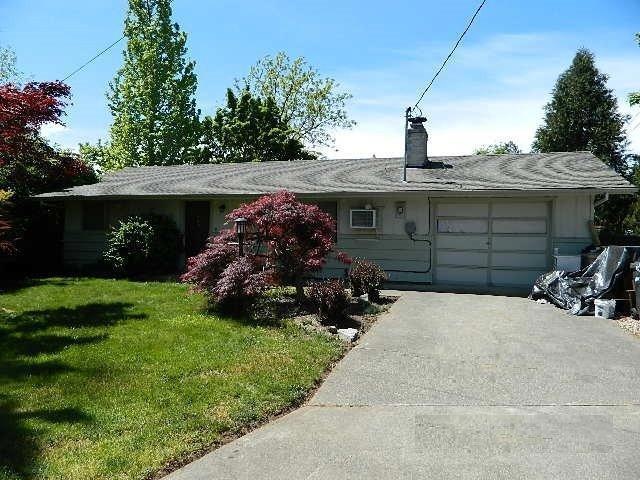 1009 NE Fall Dr, Grants Pass, OR 97526 - photo 1