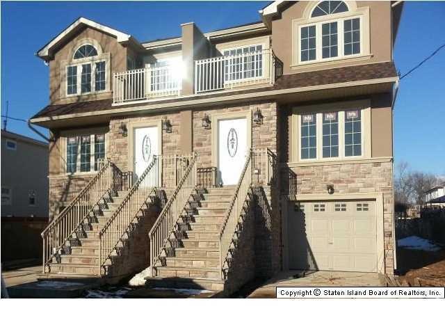 131 Aviston St unit 1, Staten Island, NY 10306 - photo 1
