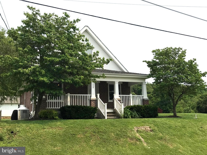 984 Englesville Hill Rd, Boyertown, PA 19512 - photo 1