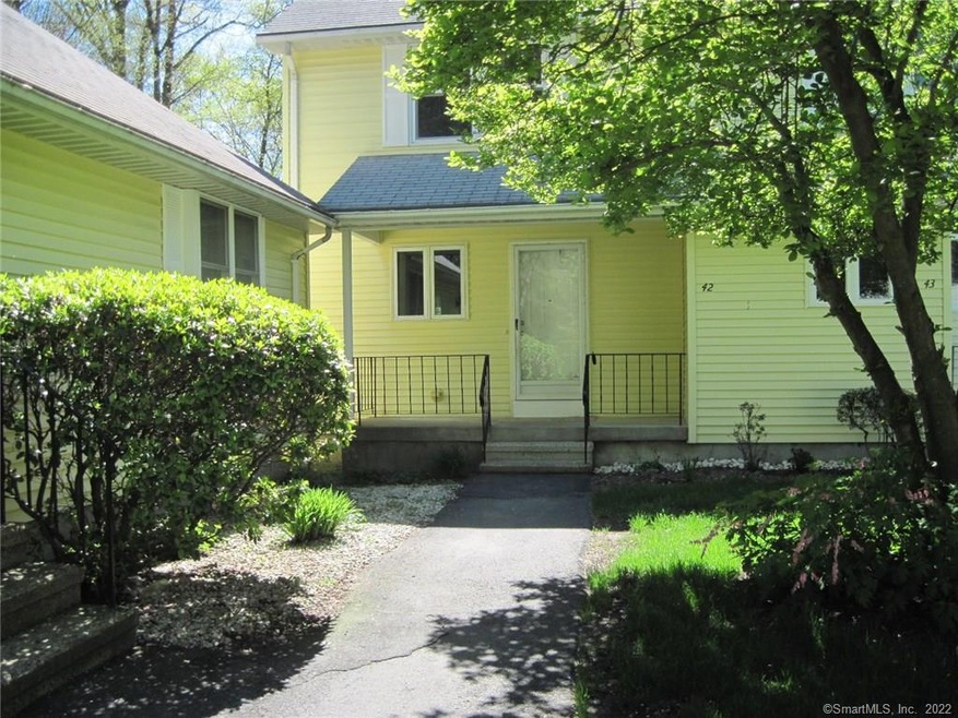 42 Oldefield Farms, Enfield, CT 06082 - photo 1