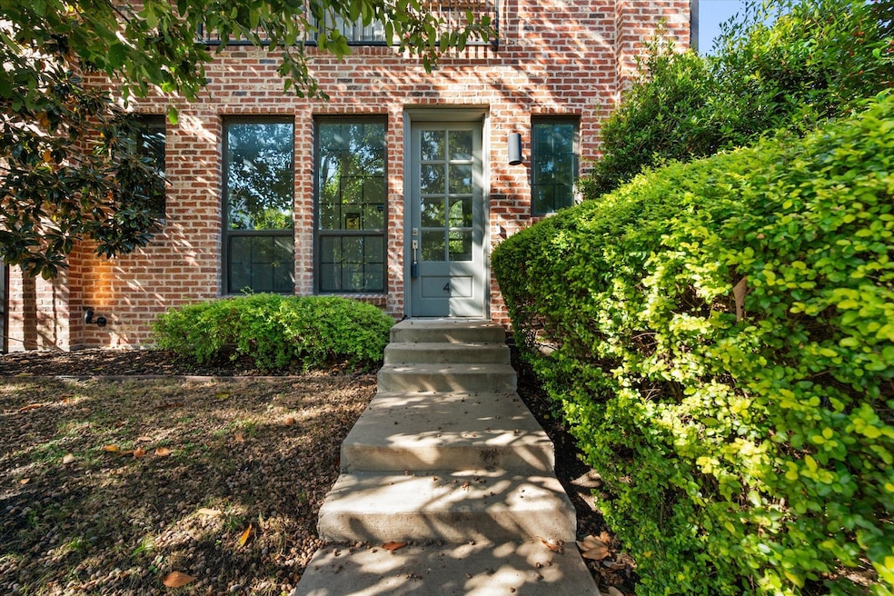 1900 Caddo St unit 4, Dallas, TX 75204 - photo 1