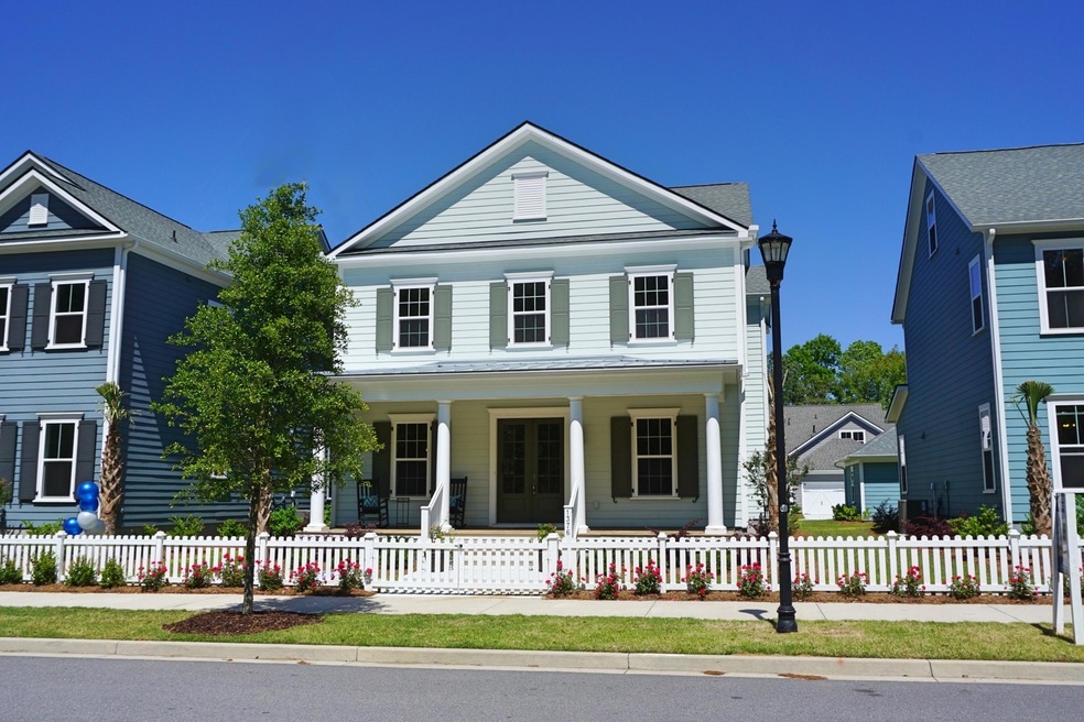 Front of House - 1376 Founders Way