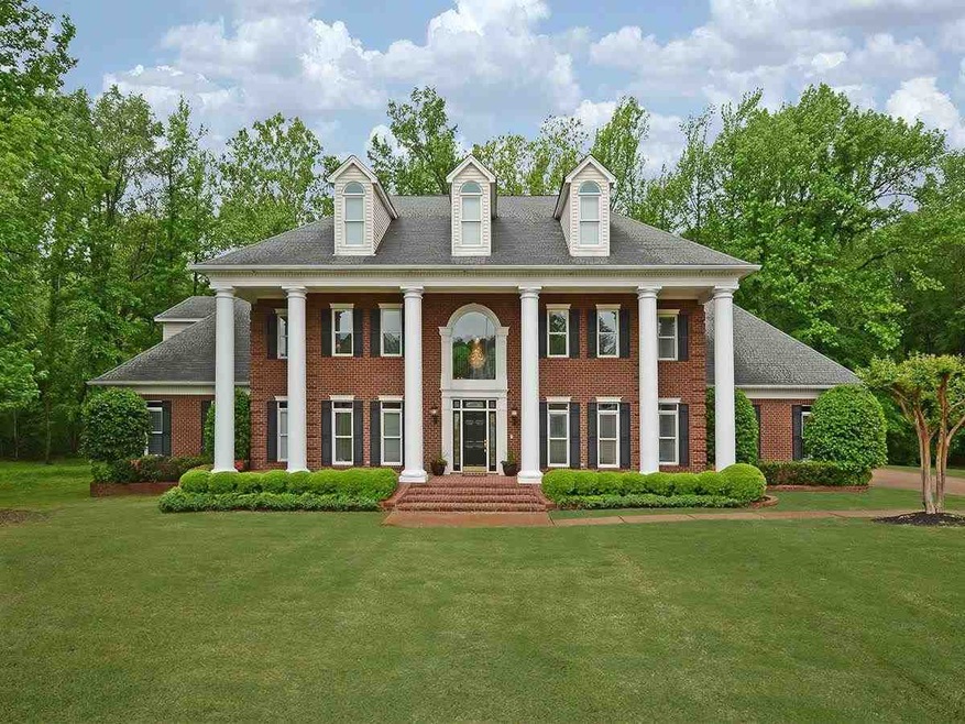Welcome to 8989  Grove Forest.