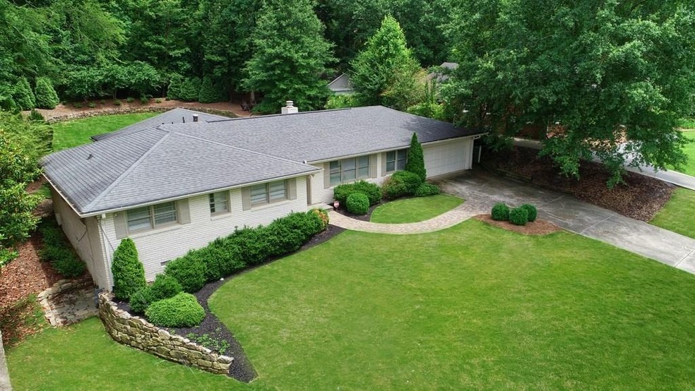 Mid-Century masterpiece completely renovated with 