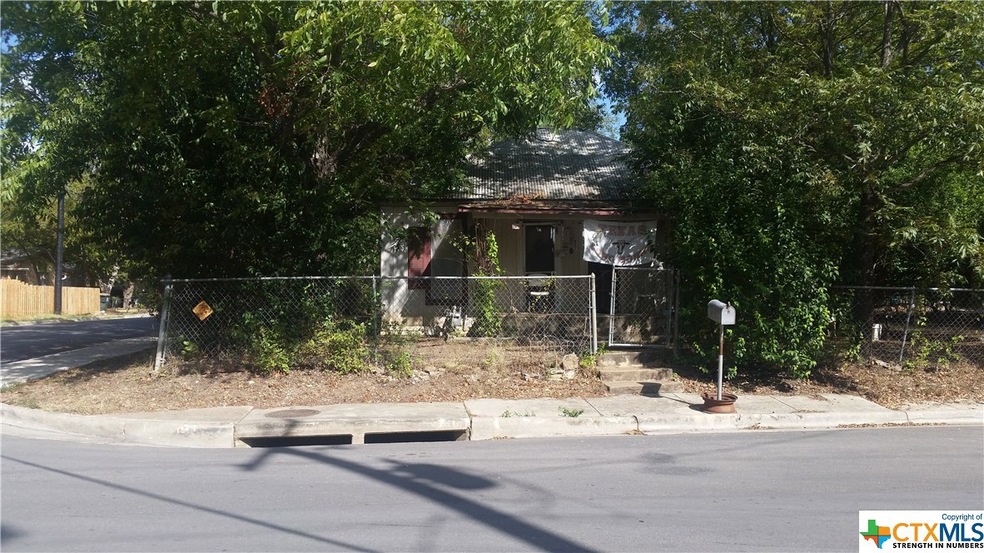 627 McKie St, San Marcos, TX 78666 - photo 1