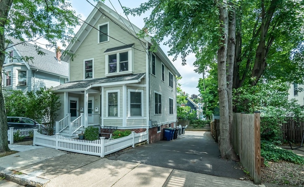 139 Hudson St unit 1, Somerville, MA 02144 - photo 1