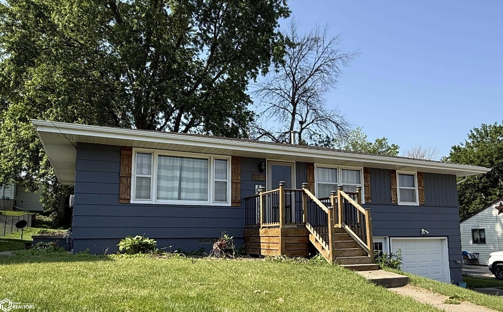 911 Broadway St, Audubon, IA 50025 - photo 1