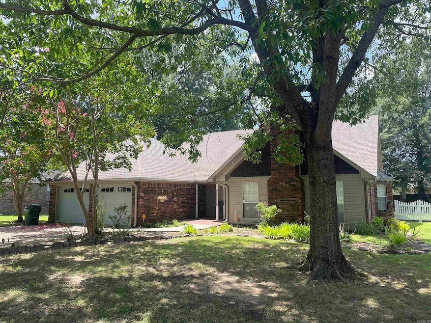 889 Heather Cir, Conway, AR 72034 - photo 1