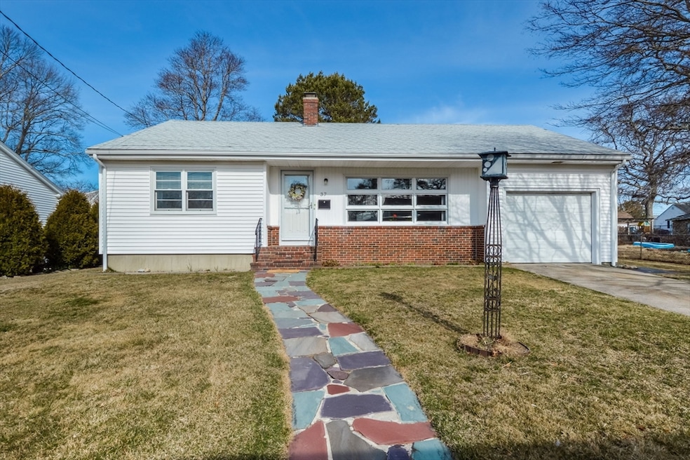 37 Pinette St, North Dartmouth, MA 02747 - photo 1