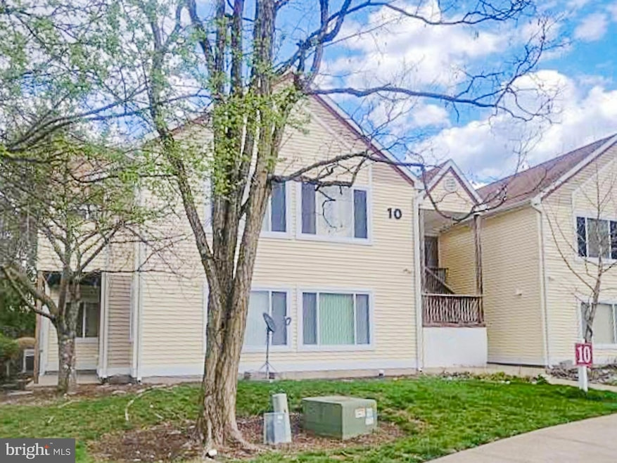 104 Falcon Ridge Way N unit 10/4, Hamburg, NJ 07419 - photo 1