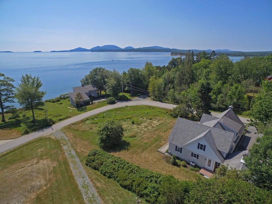 Seascape is a delightful cottage in...