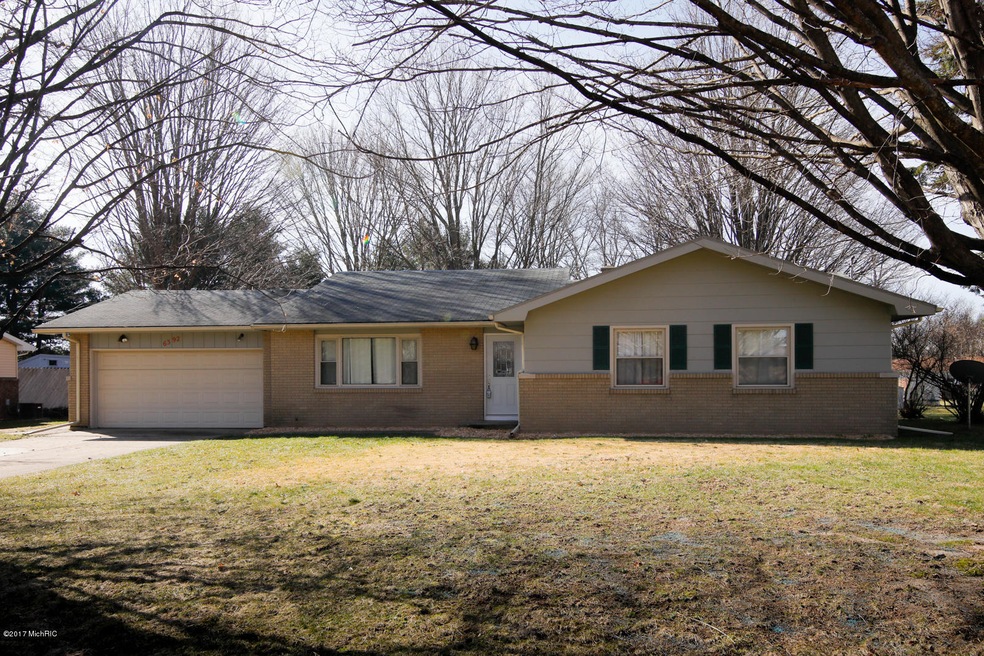 6392 Plainfield-101