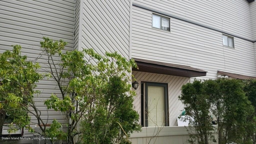 60 Selvin Loop unit A, Staten Island, NY 10303 - photo 1
