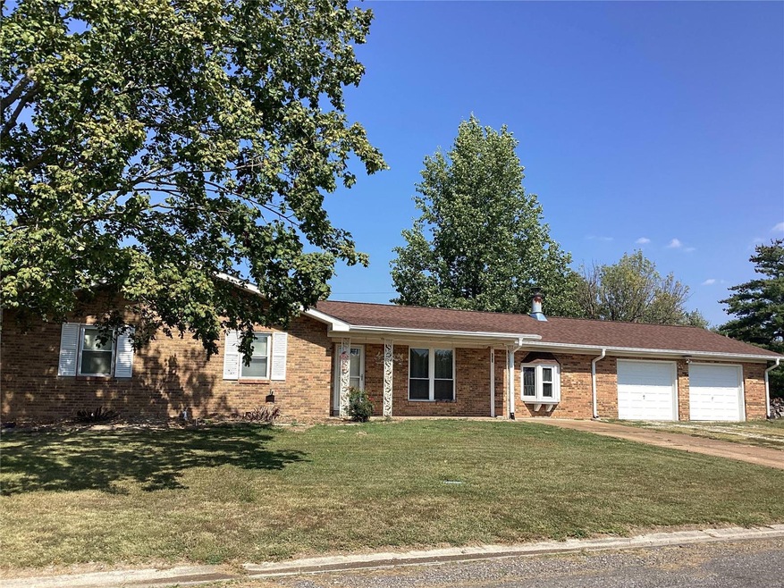 103 Lake Dr, Freeburg, IL 62243 - photo 1