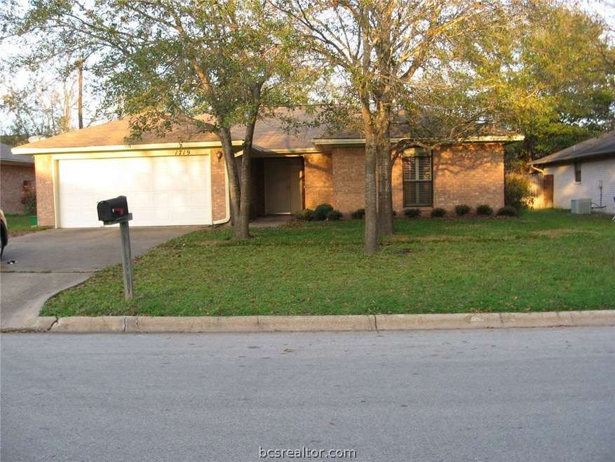 1719 Laura Ln unit CS, College Station, TX 77840 - photo 1