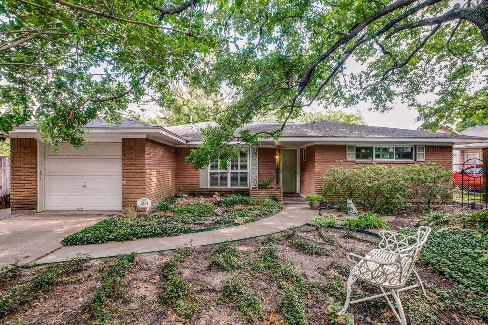 200 Westfield St, Houston, TX 77022 - photo 1