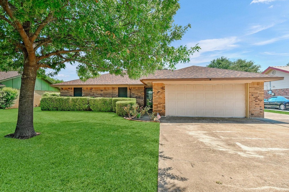 1414 La Salle Dr, Sherman, TX 75090 - photo 1