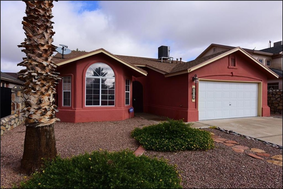 13713 Paseo de Fe Cir, El Paso, TX 79928 - photo 1