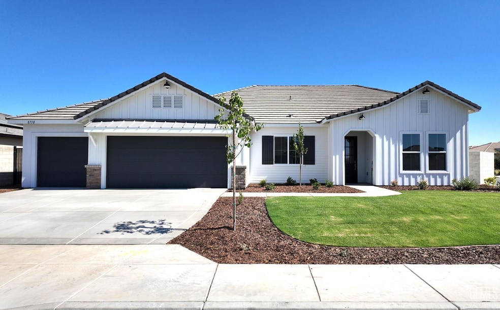 For Sale $661,785 • Co-Listing Agent