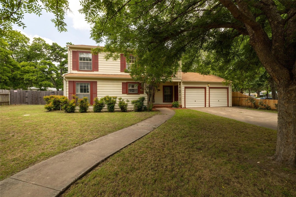 406 S Alamo St, Weatherford, TX 76086 - photo 1