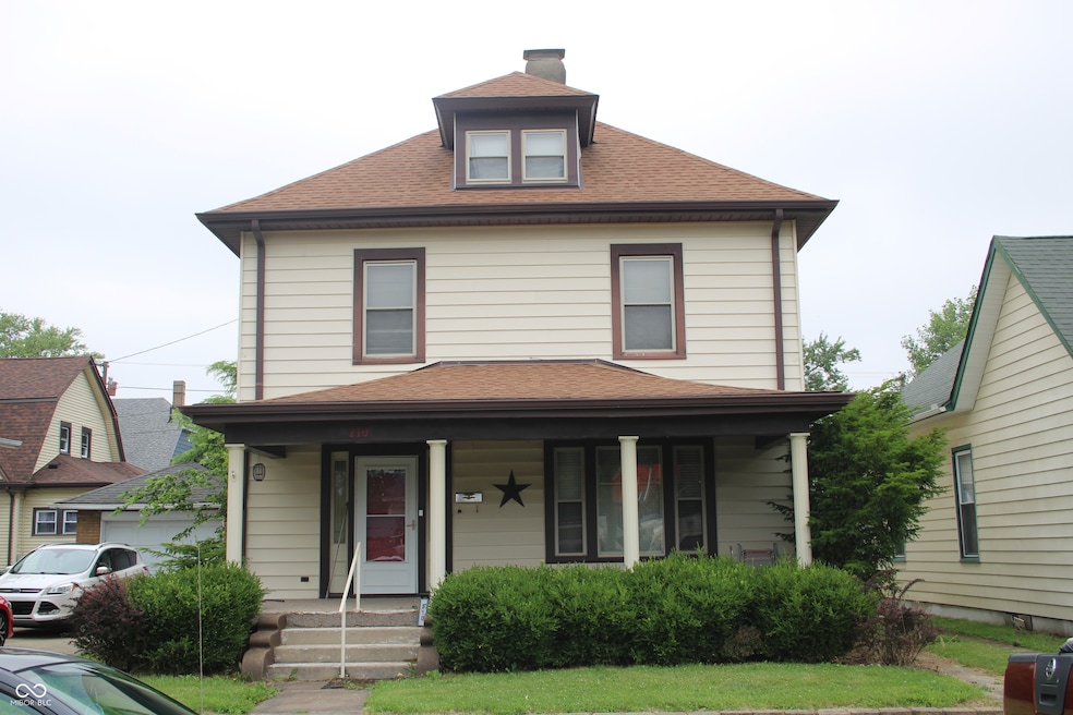 210 E 7th St, Rushville, IN 46173 - photo 1