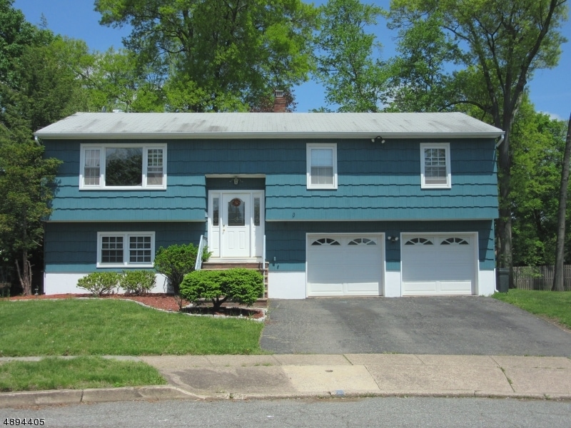 267 Walnut Ave, Pompton Lakes, NJ 07442 - photo 1