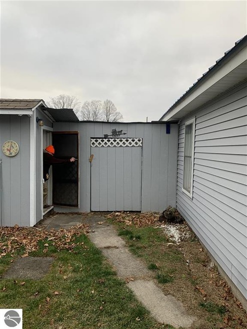 401 Whittemore St, Whittemore, MI 48770 - photo 1