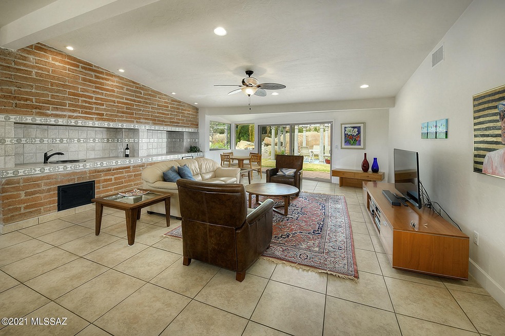 Exposed brick wet bar