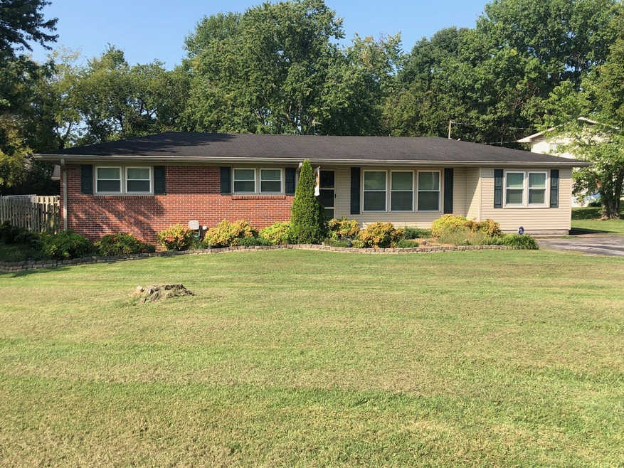 111 Horseshoe Dr, Shelbyville, TN 37160 - photo 1