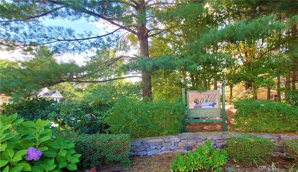 703 Meadowview Dr, East Windsor, CT 06088 - photo 1