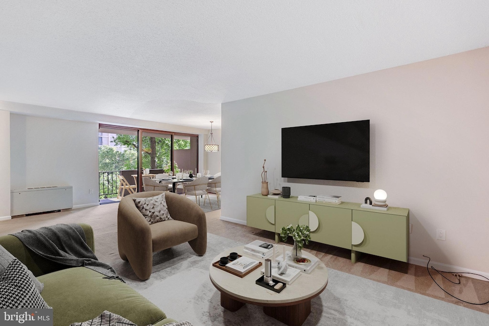 Hyde Park Condominium unit 303, Arlington, VA 22203 - photo 1