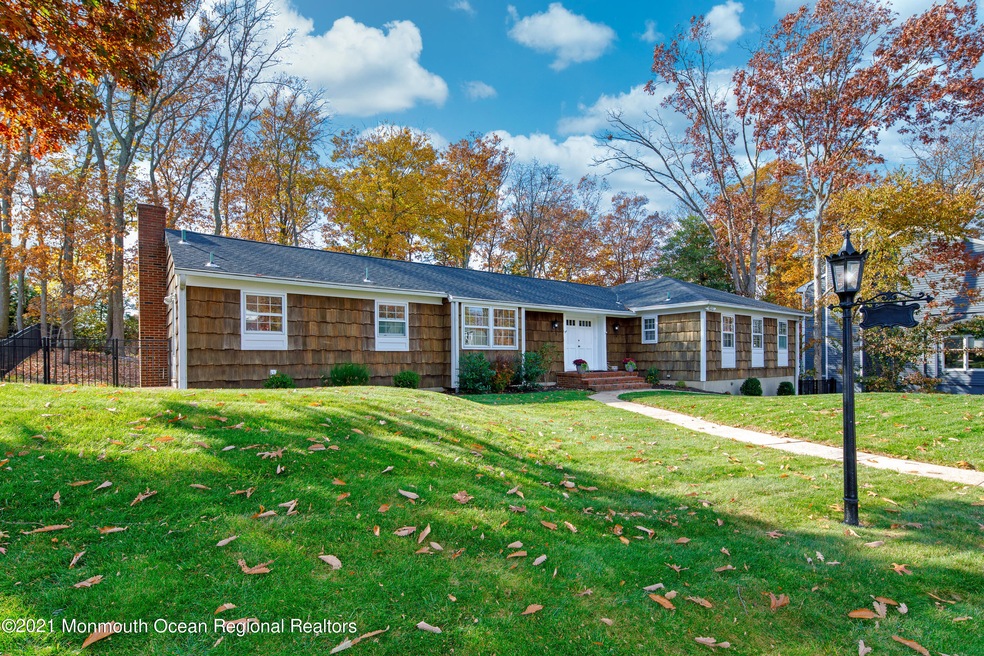 639 Summit Place
