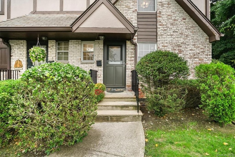 241 Parkside Dr unit 241, Suffern, NY 10901 - photo 1