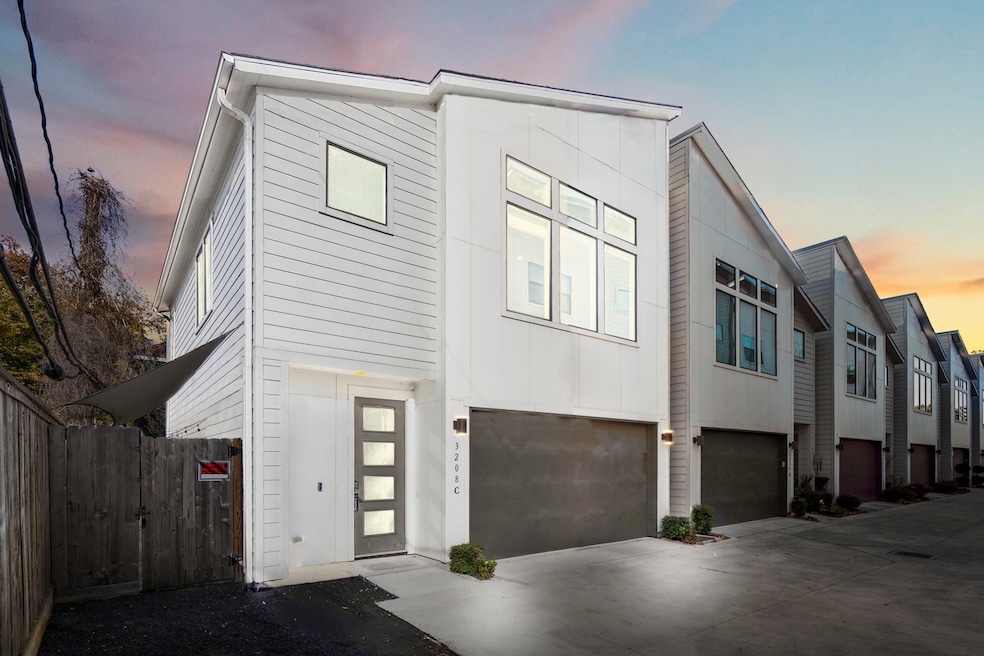 Corner unit with abundant natural light and elevat