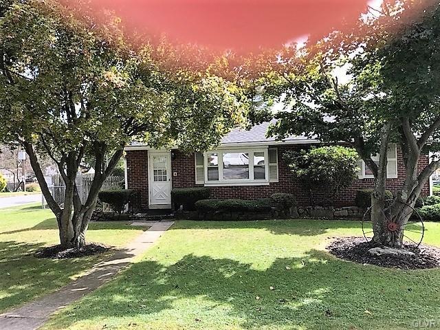 944 E Lynnwood St, Allentown, PA 18103 - photo 1