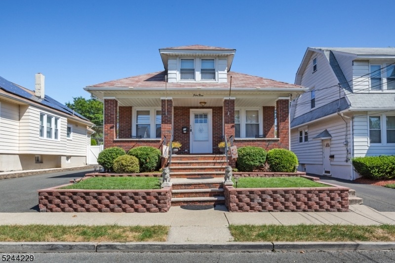 53 Cliff St, Haledon, NJ 07508