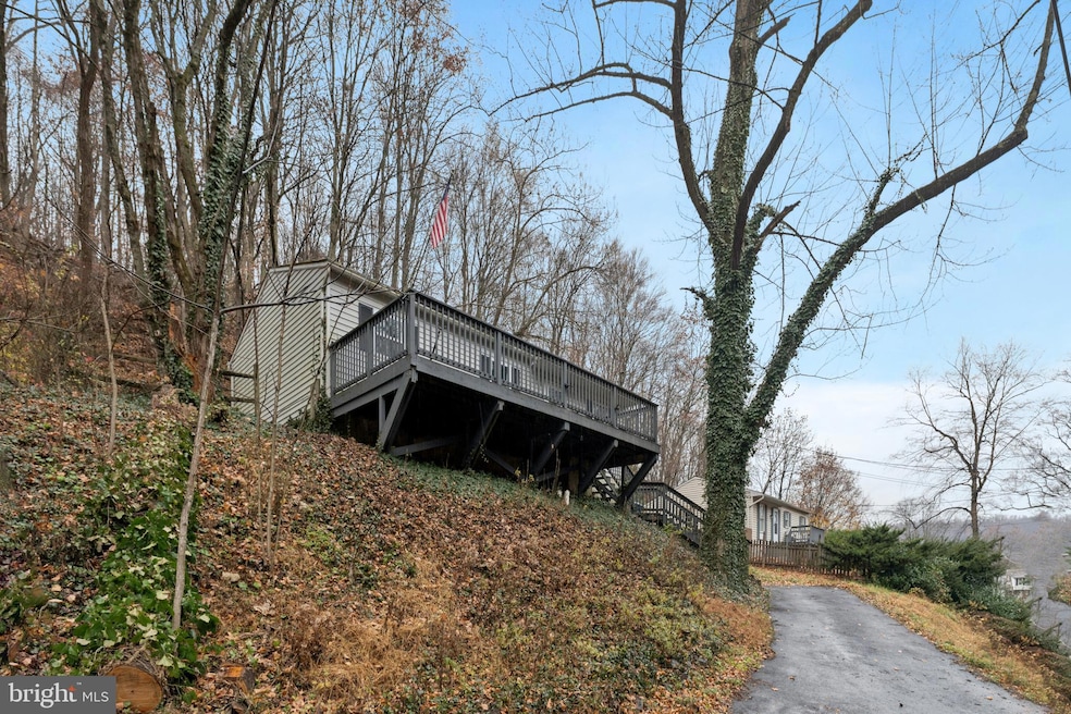 96 S Park Ave, Coatesville, PA 19320 - photo 1