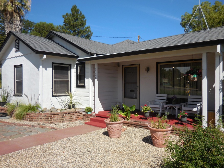 2326 Placer St