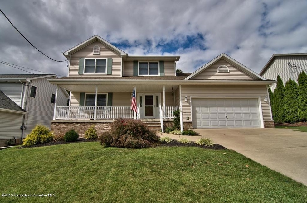 927 Throop St, Scranton, PA 18519 - photo 1