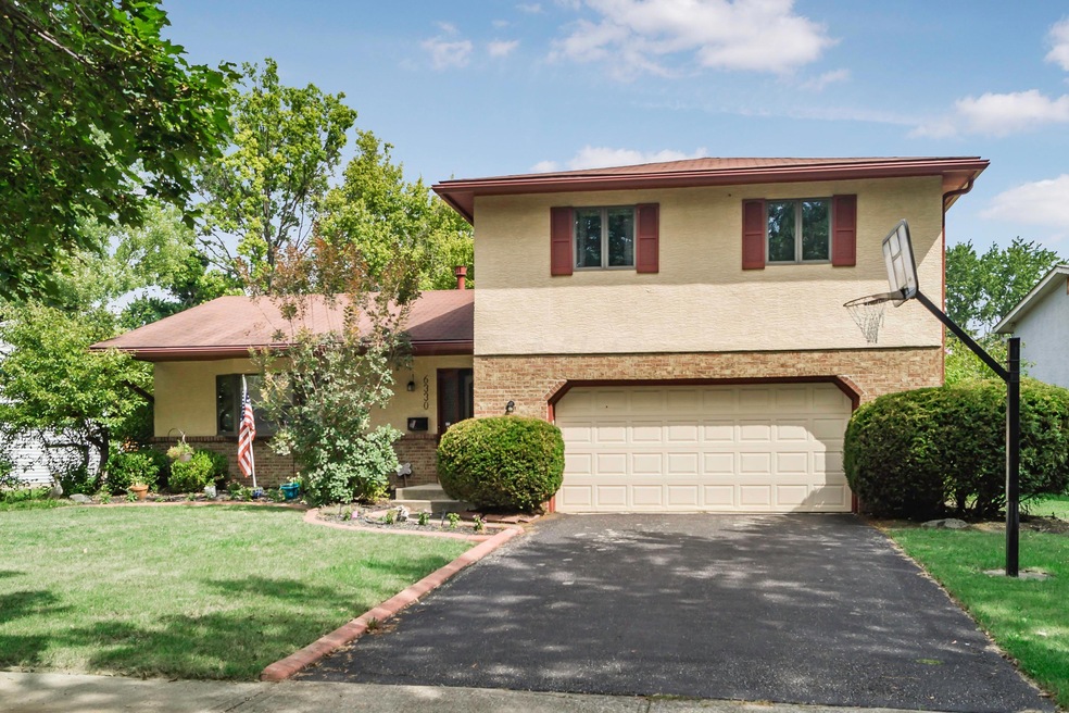 6330 Skywae Dr, Columbus, OH 43229 - photo 1