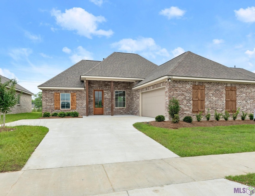 18633 Seabiscuit Ln, Zachary, LA 70791 - photo 1