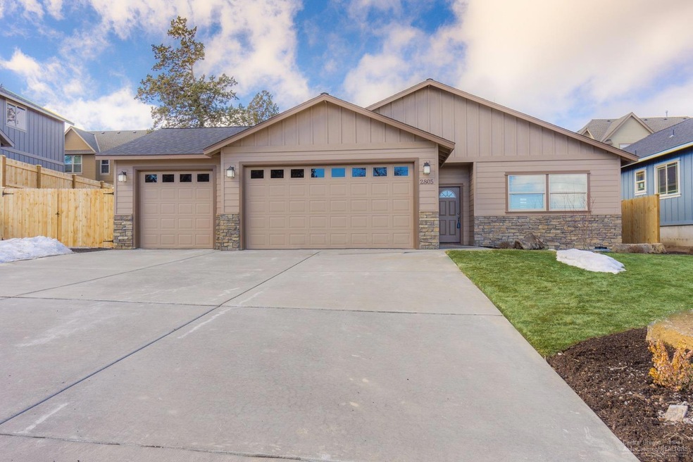 2805 SW 32nd St, Redmond, OR 97756 - photo 1