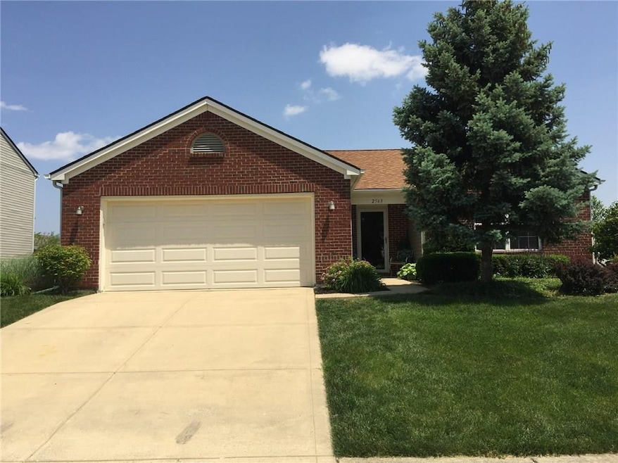 2563 Monarchy Ln, Greenwood, IN 46143 - photo 1