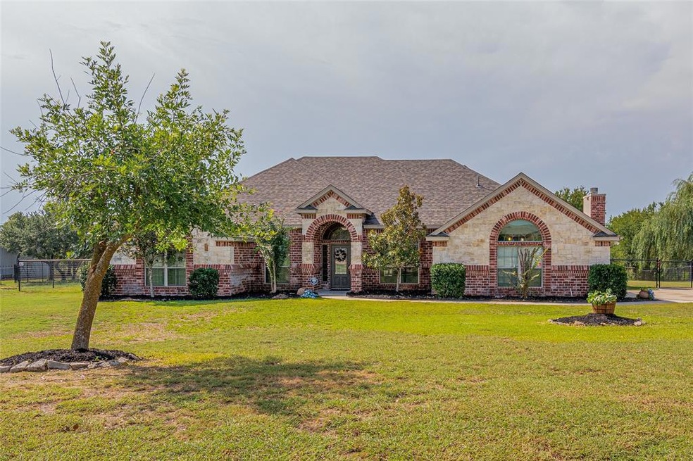 117 Deertail Dr, Azle, TX 76020 - photo 1