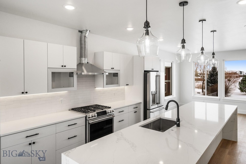 Gorgeous Island space with waterfall counter