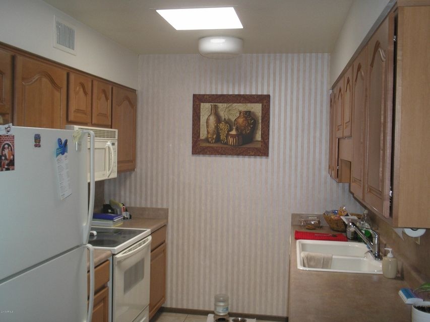 Maple Cabinets in Kitchen