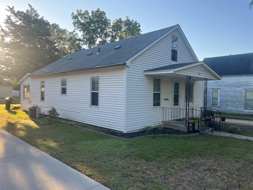 414 N Walnut St, Beloit, KS 67420 - photo 1