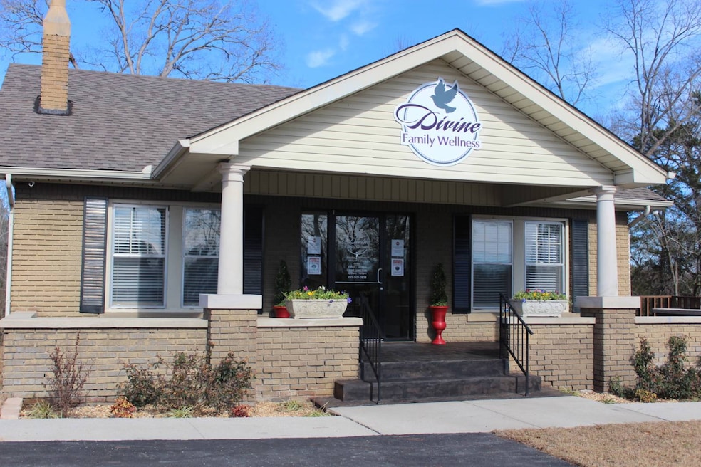 400 Bexar Ave W, Hamilton, AL 35570 - photo 1